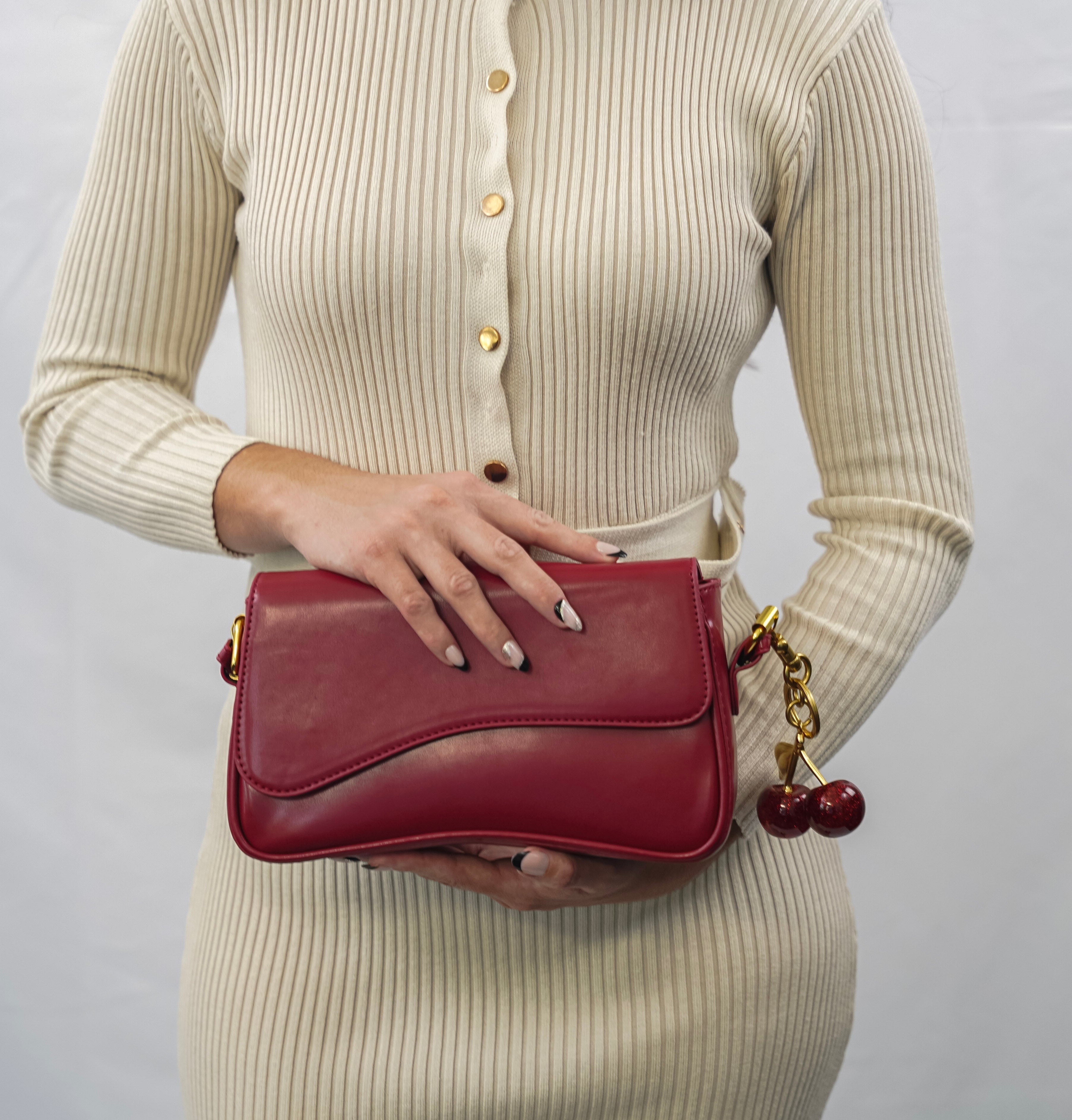 Women's Elegant Leather Shoulder Bag with Adjustable Strap | Chloe