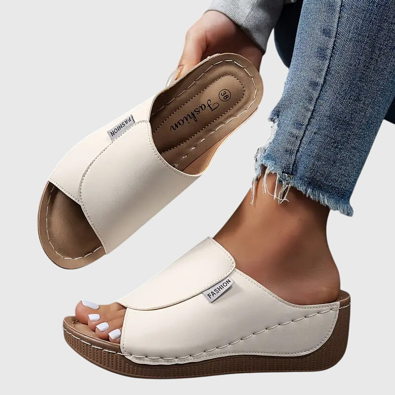 Women’s arch support sandals with cushioned footbed and straps