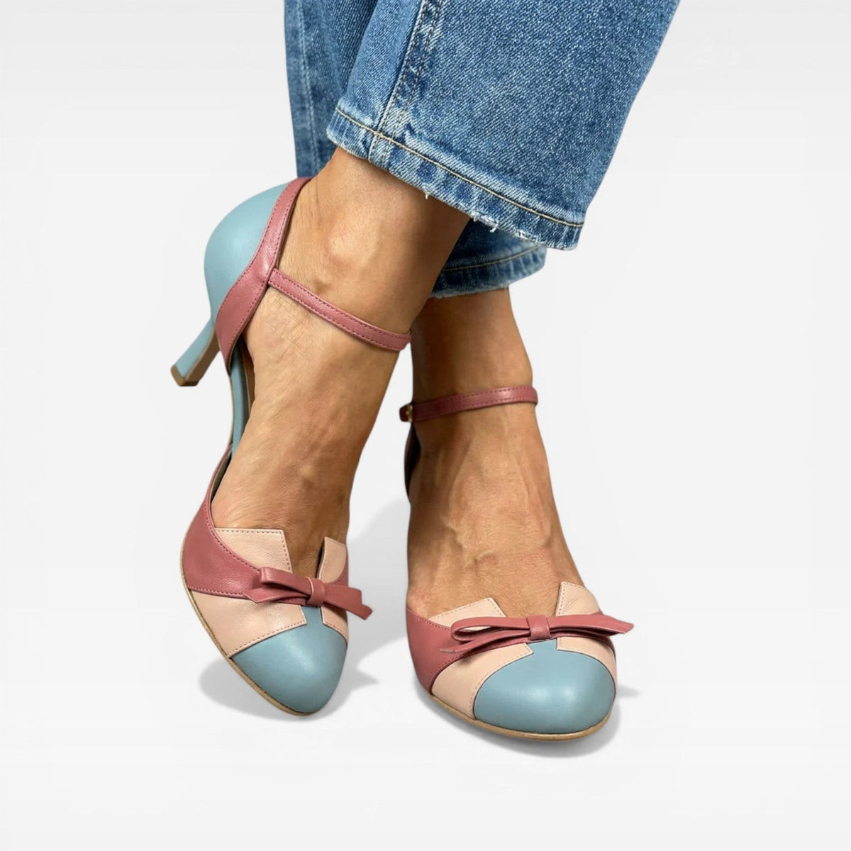 Women's Two-Tone Mary Jane Low Heel Pumps – Vintage Style | Frensham