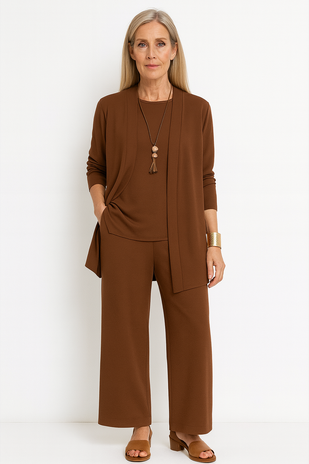 Women’s elegant three-piece outfit set with relaxed fit and lightweight fabric.