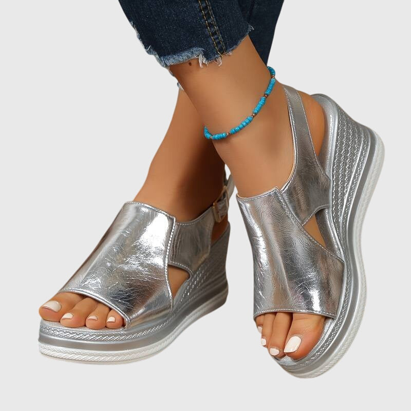 Women’s comfort sandals with cushioned sole, supportive heel, and slip-resistant grip for everyday walking and casual wear.