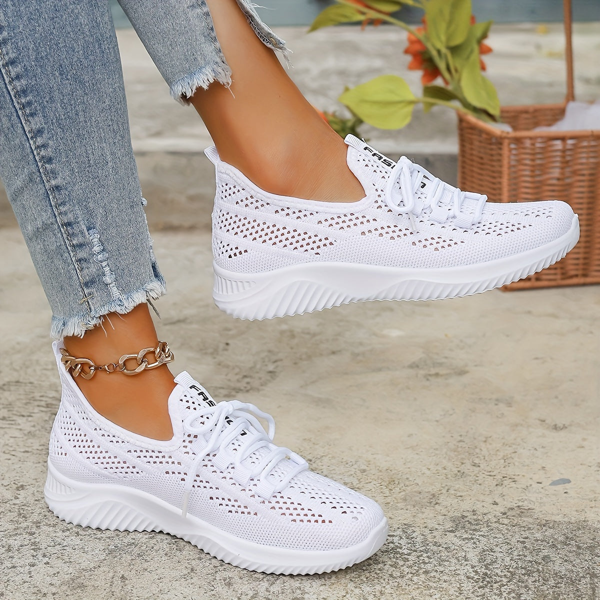 Women’s orthopedic walking sneakers with arch support and cushioned sole.