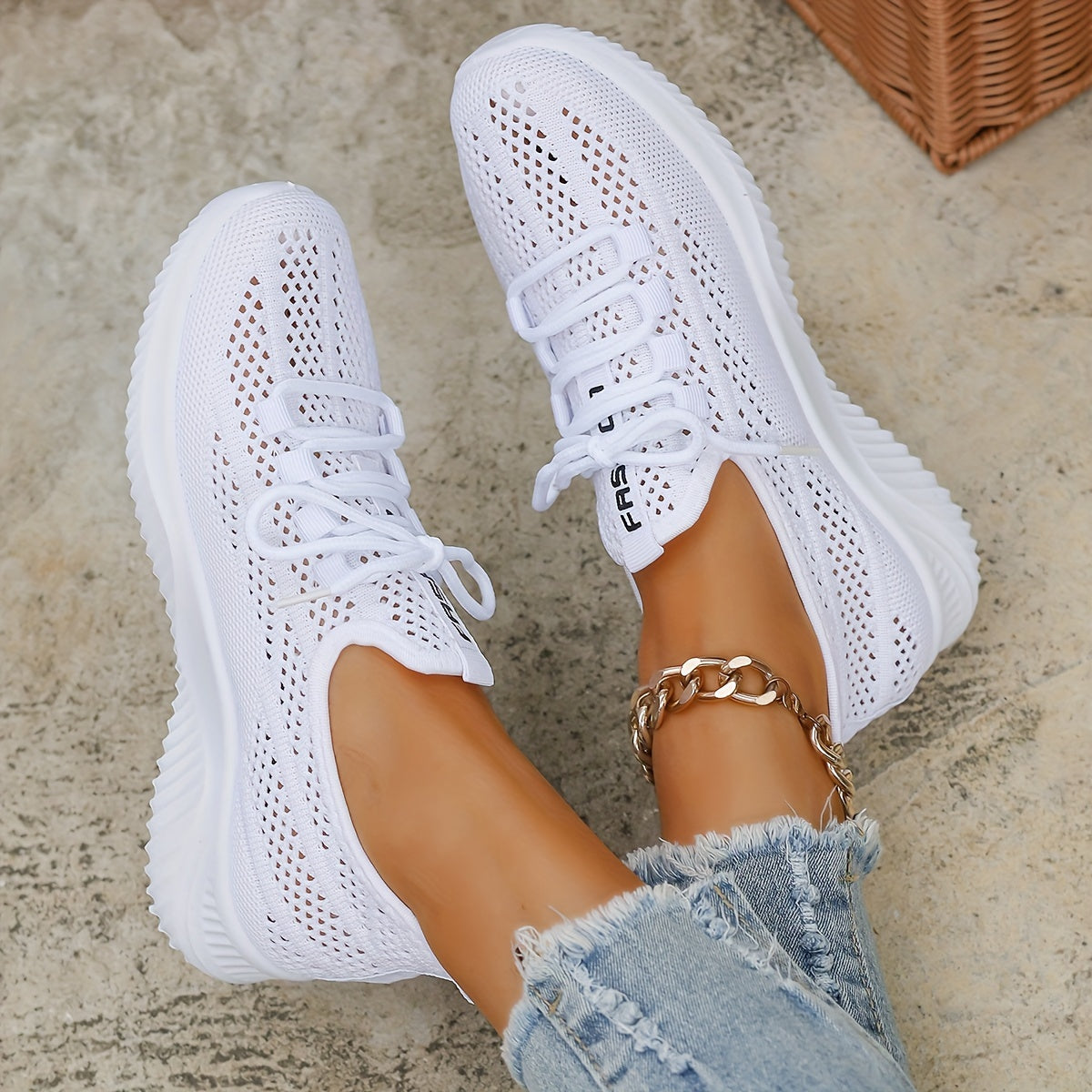 Women’s orthopedic walking sneakers with arch support and cushioned sole.