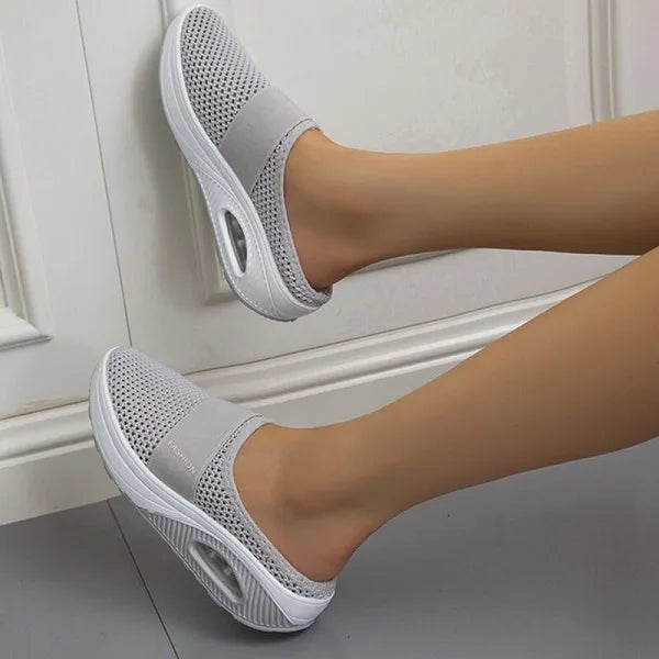Women's Cozy Wedge Heel Sandals - Compa