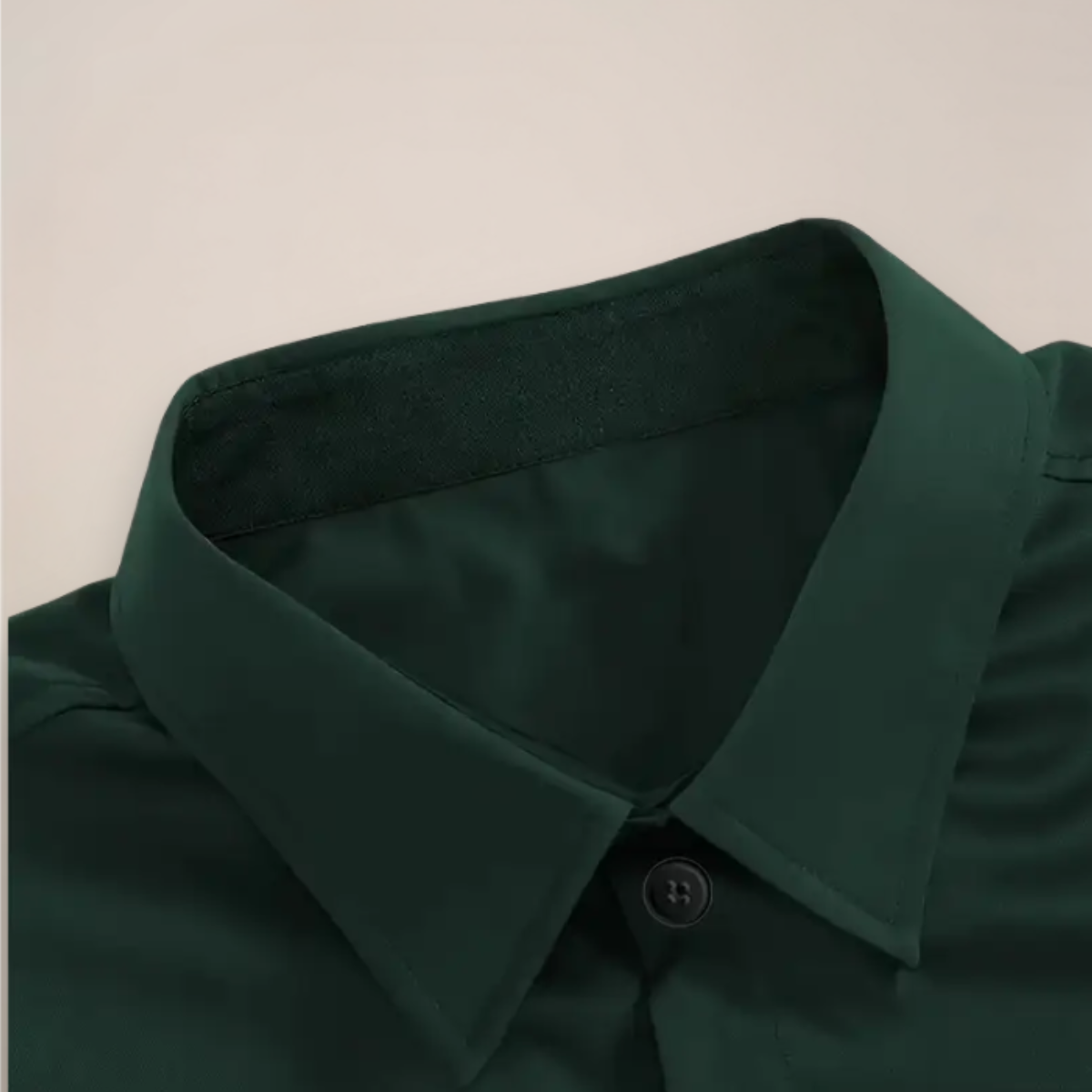 Men's long-sleeve shirt with notched collar and button placket