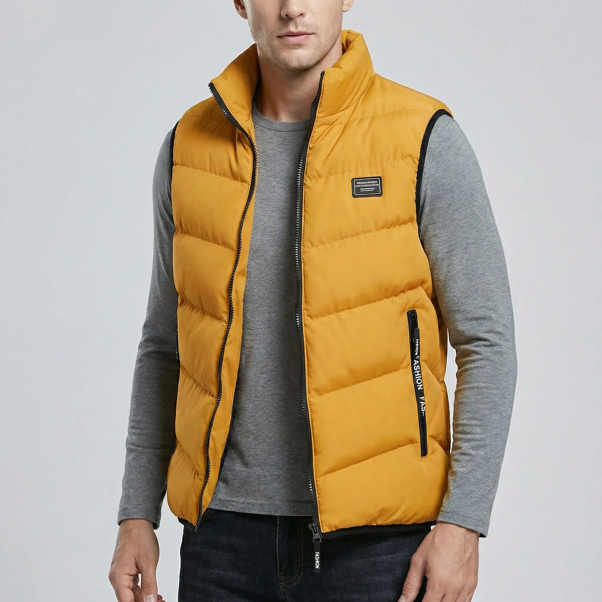 Men’s quilted sleeveless vest with front zipper and pockets