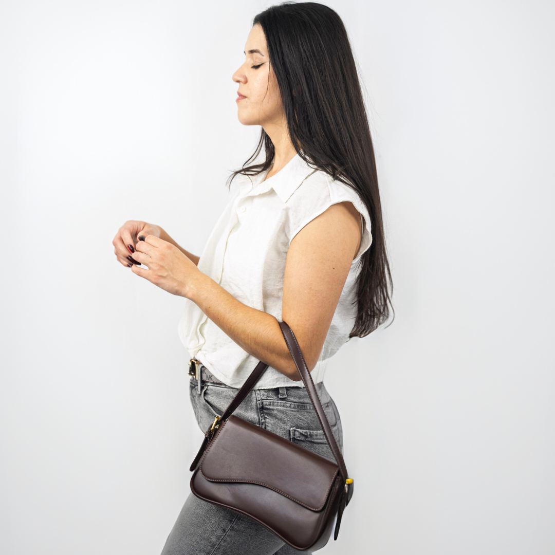 Women's Elegant Leather Shoulder Bag with Adjustable Strap | Chloe