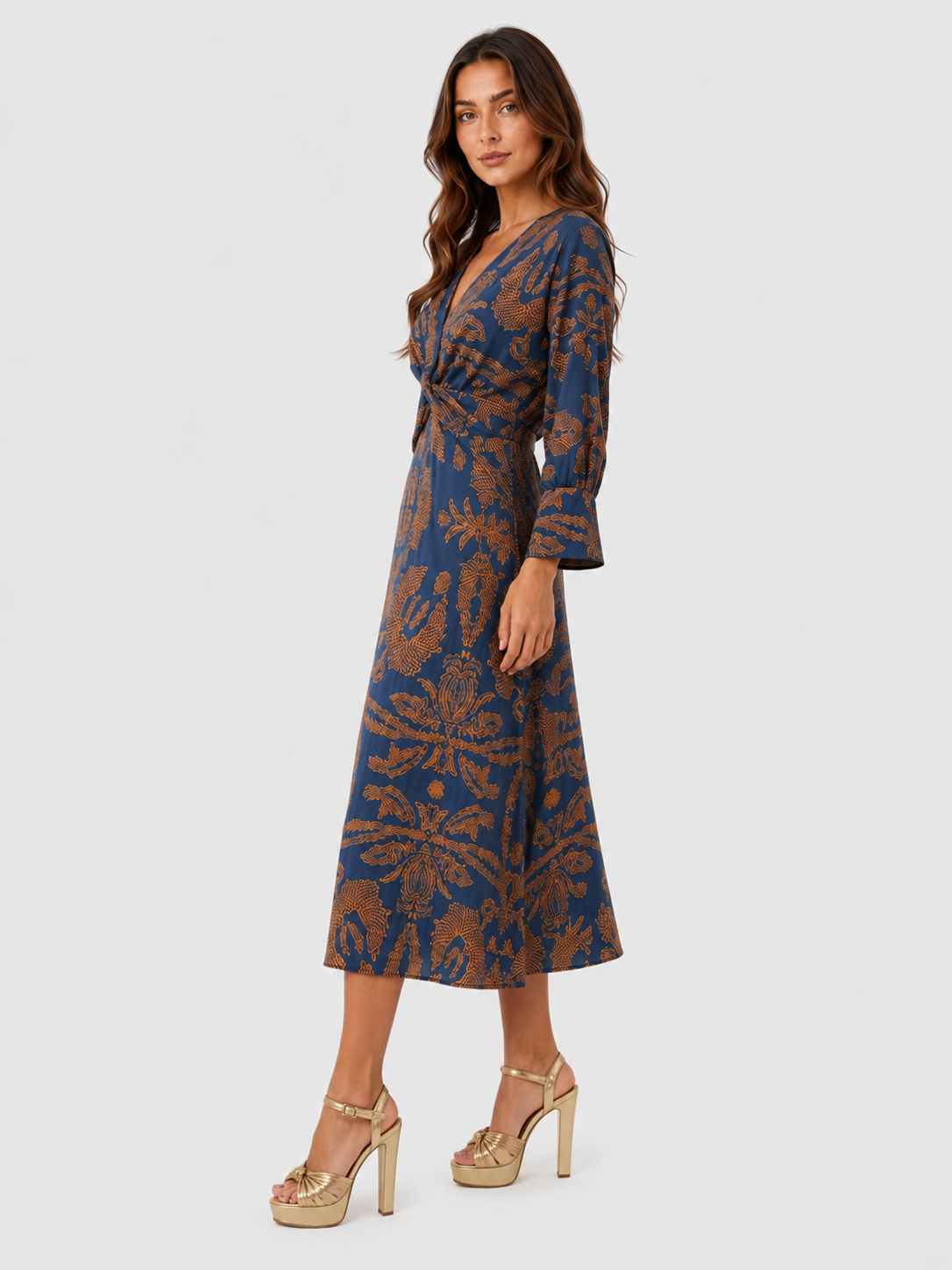 Women’s casual midi dress with short sleeves, soft lightweight fabric, and a relaxed straight fit, ideal for everyday wear, work, and casual outings.