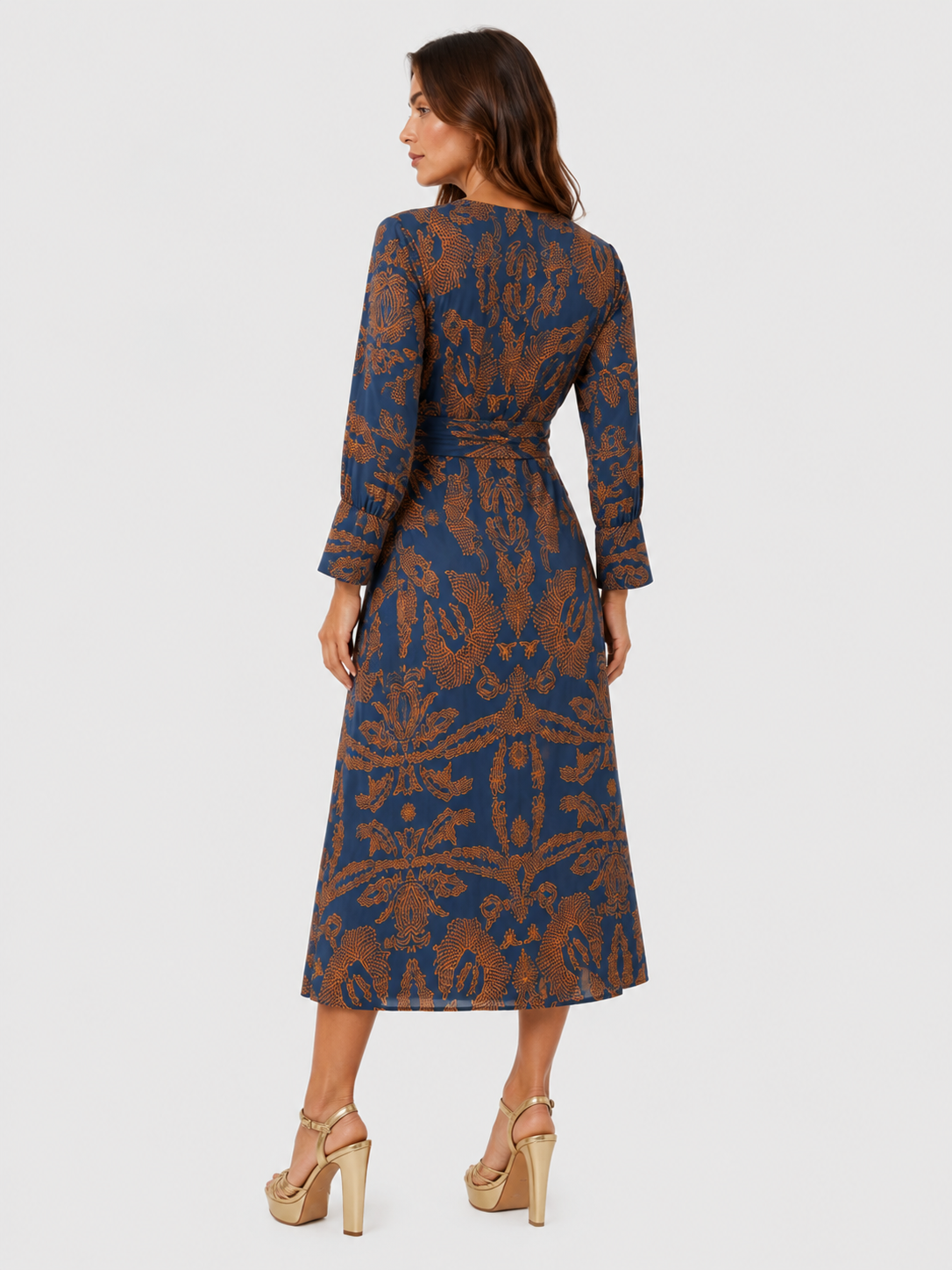 Women’s casual midi dress with short sleeves, soft lightweight fabric, and a relaxed straight fit, ideal for everyday wear, work, and casual outings.