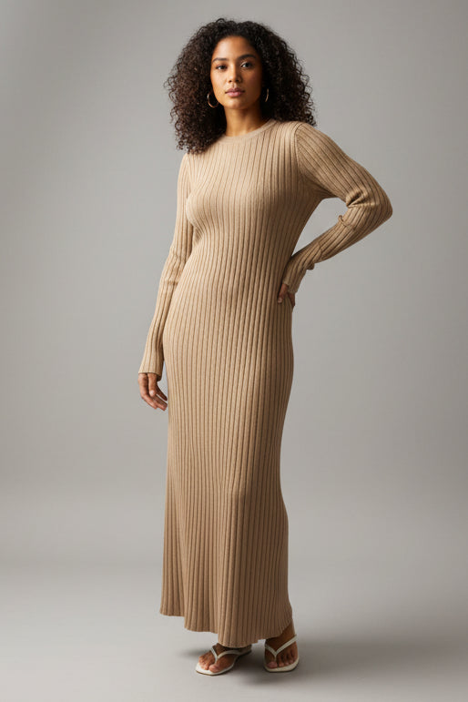 Women’s knitted long maxi dress in soft knit fabric with relaxed fit