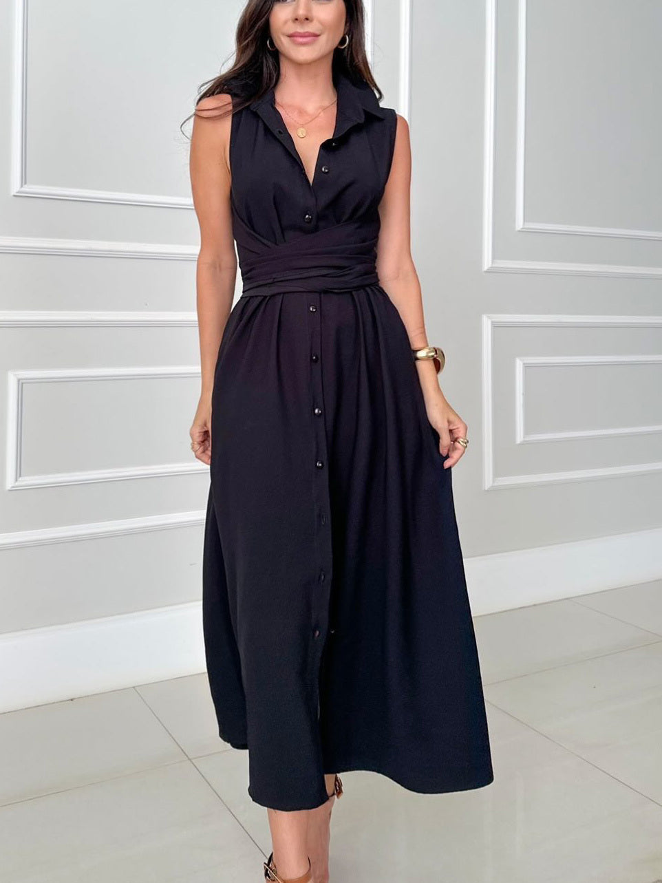 Women’s sleeveless shirt midi dress with button down front and tie waist for work and casual wear