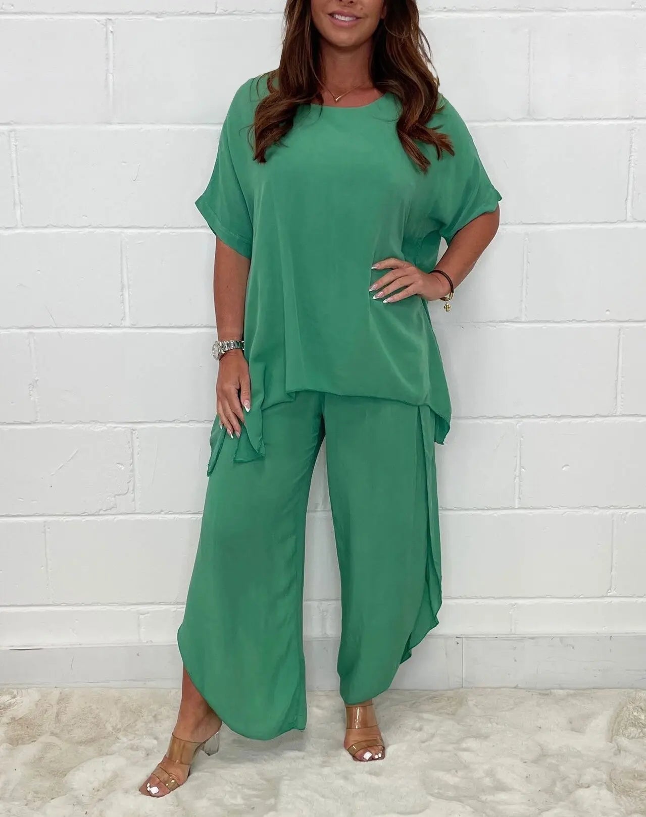 Women's sleeveless two piece pants set with matching top and relaxed lightweight summer fit