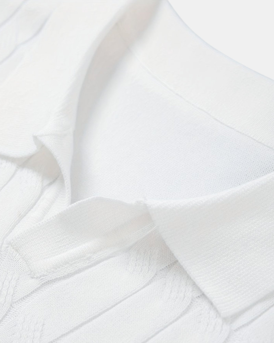 Old Money Luxe Knit Polo Tee - Weiß