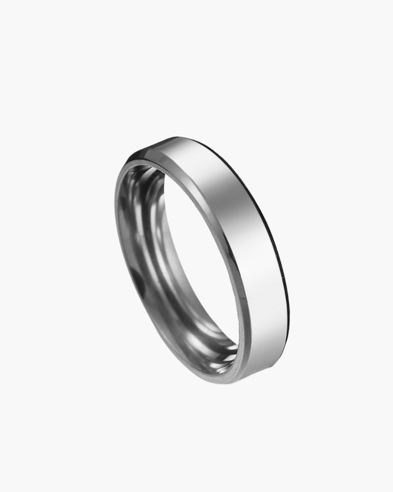 Bague en acier trinitaire