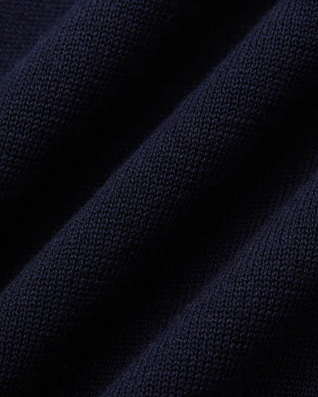 Polo blu scuro senza bottoni