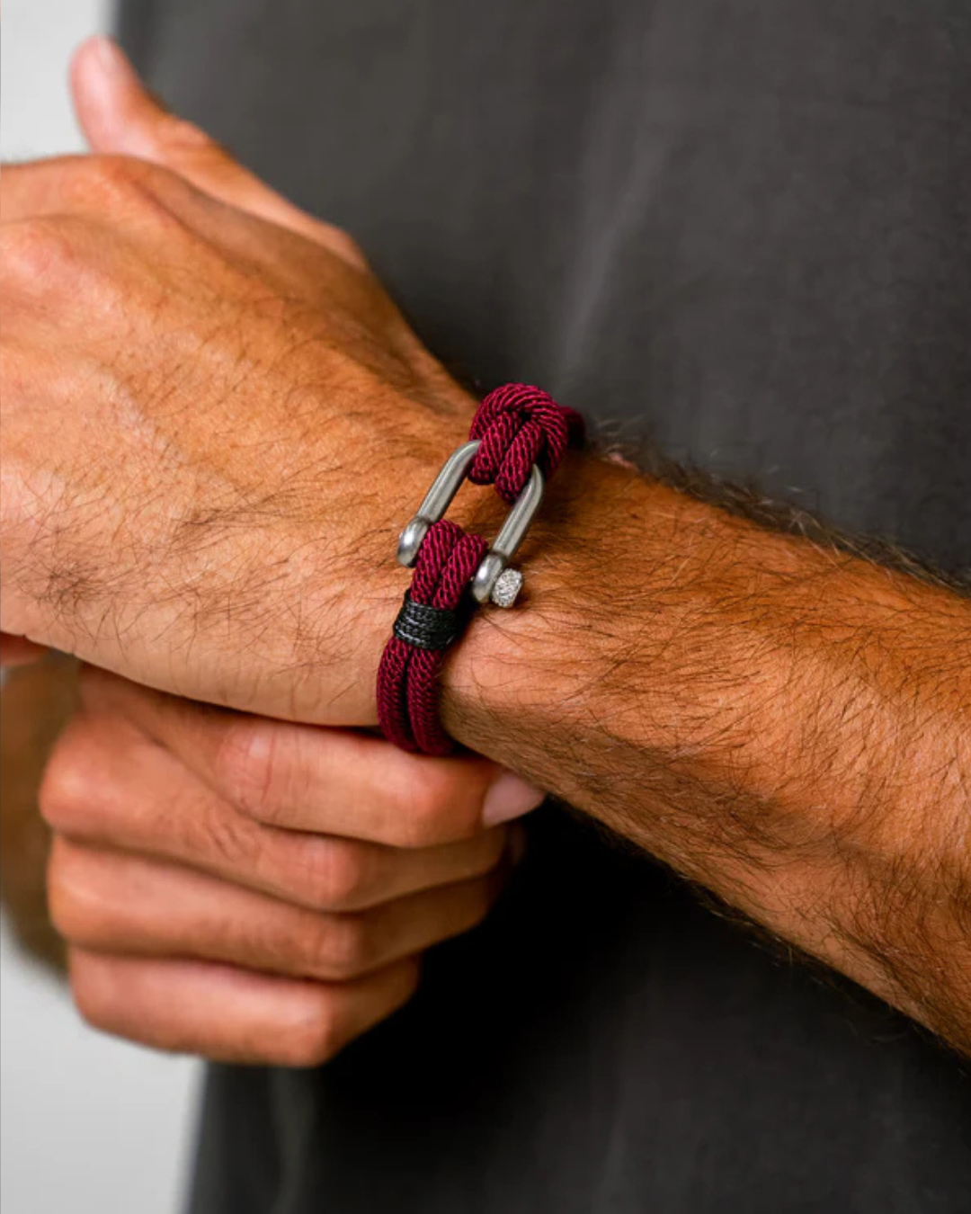 Bracciale con ancora cremisi